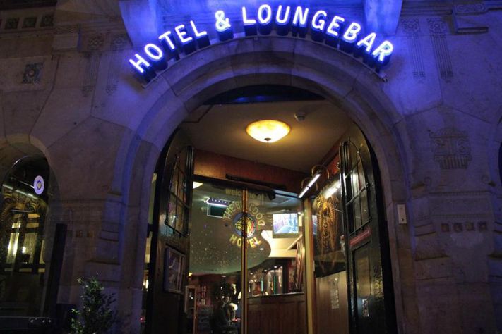 Amsterdam, The Bulldog Hotel & Loungebar, cannabis tourism, cannabis-friendly hotels