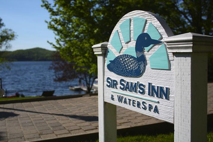 Sir Sam's Inn & Water Spa, cannabis tourism, Ontario, cannabis-friendly hotels